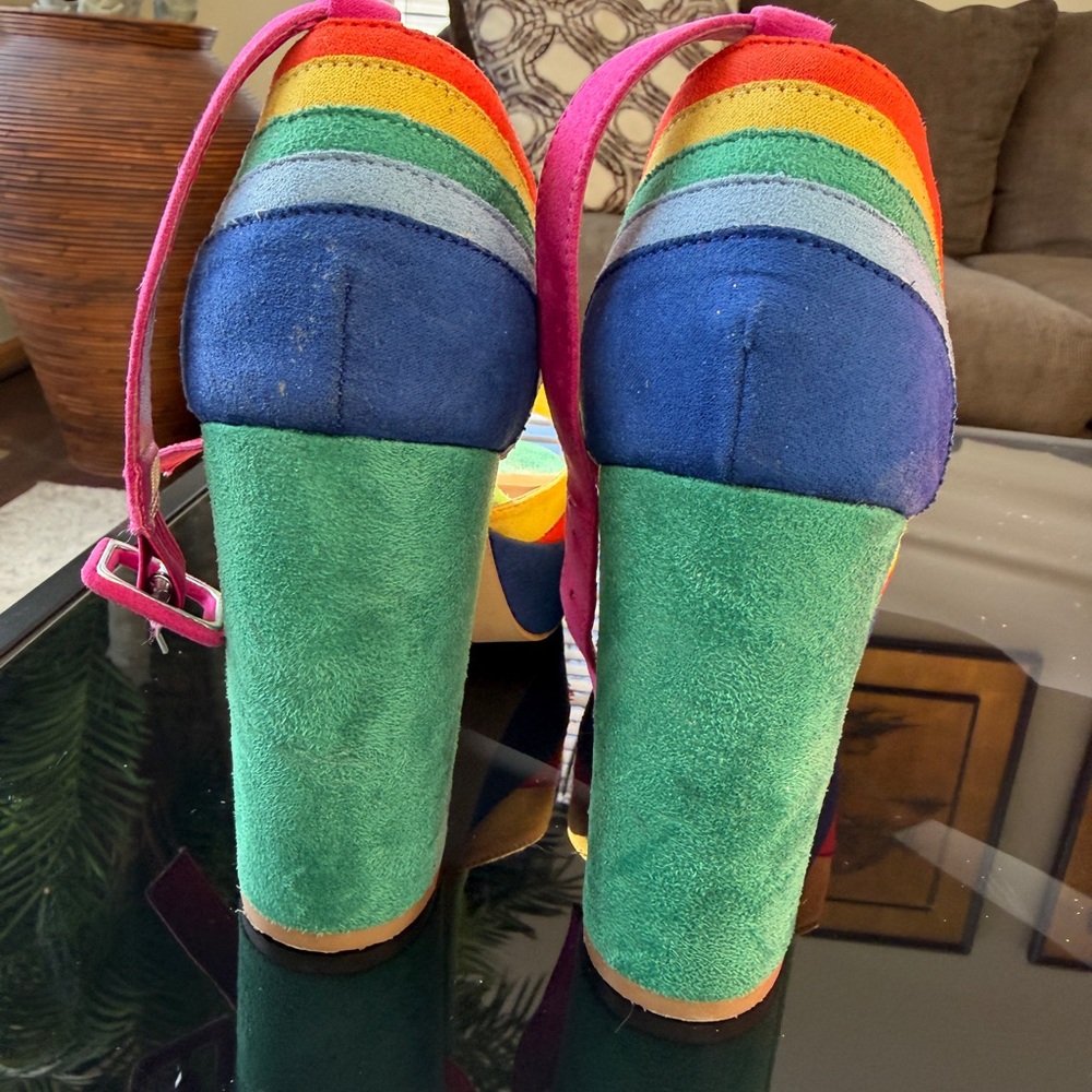 Unique Vintage Multicolor Striped Heels - Picture 5 of 7